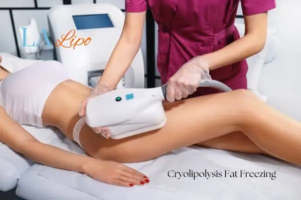 Woman receiving coolsculpting Crawley treatment on her thighs